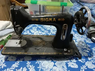 Máquina de coser antigua Sigma