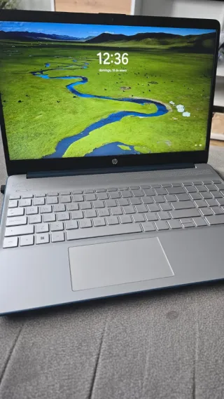 Portátil HP 15s-fq5xxx 15,6 Plata/Azul