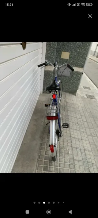 Bicicleta de paseo azul