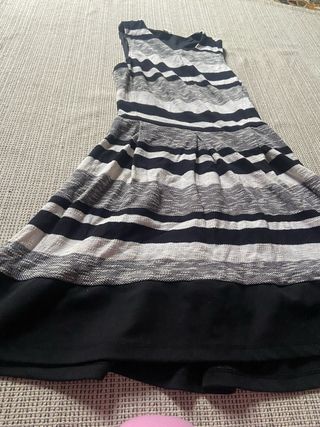 Vestido Stradivarius Rayas Blanco y Negro