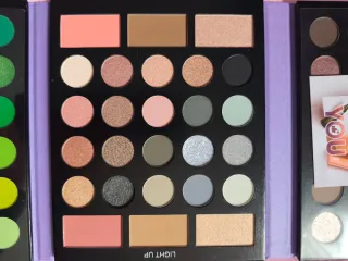 Paleta de sombras UCANBE Pretty All Set 2