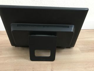 Monitor Compaq CQ1859s Negro y teclado.