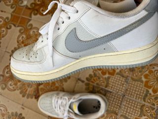 Nike Air Force Blancas y Grises