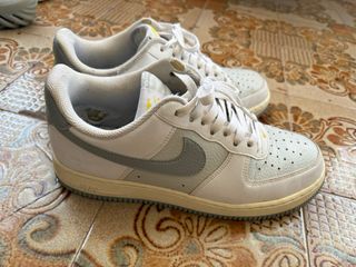 Nike Air Force Blancas y Grises