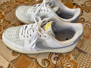 Nike Air Force Blancas y Grises