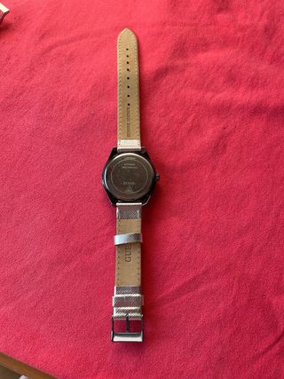 Reloj GUESS Plateado