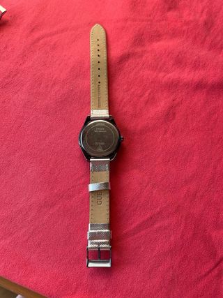 Reloj GUESS Plateado