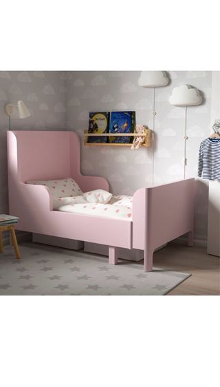 Cama extensible rosa IKEA + colchón