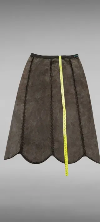 Falda de piel marrón