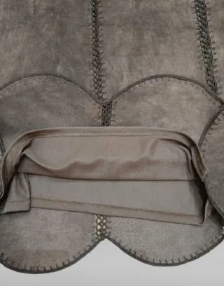 Falda de piel marrón