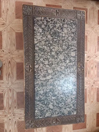 Mesita comedor piedra y madera 55 años