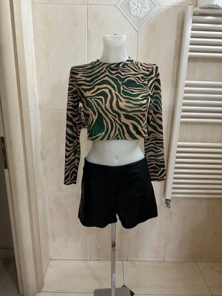 Completo donna crop top e shorts