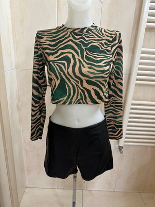 Completo donna crop top e shorts