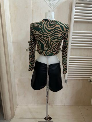 Completo donna crop top e shorts