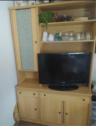 Mueble madera y cristal