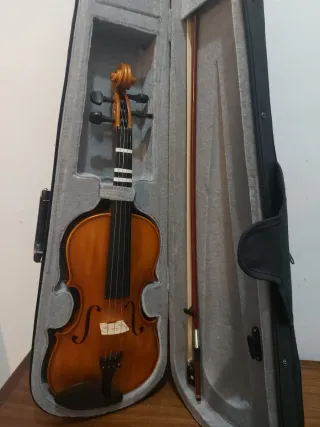 Violín Kharpaty con funda y arco