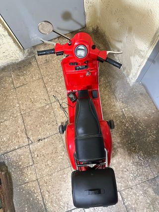 Moto Eléctrica Infantil Roja 12v