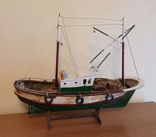 Barco merlucero artesanal