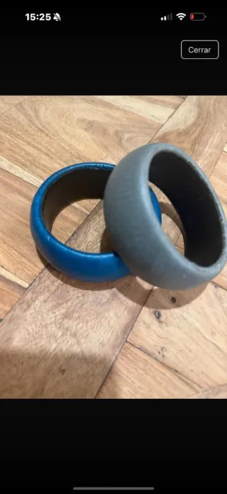 Brazaletes azules y grises