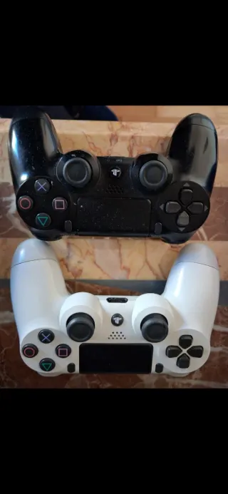 PS4 Pro 1TB + 10 Juegos + 2 Mandos