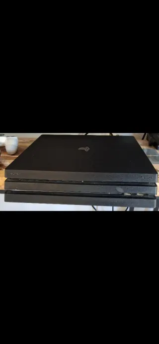 PS4 Pro 1TB + 10 Juegos + 2 Mandos