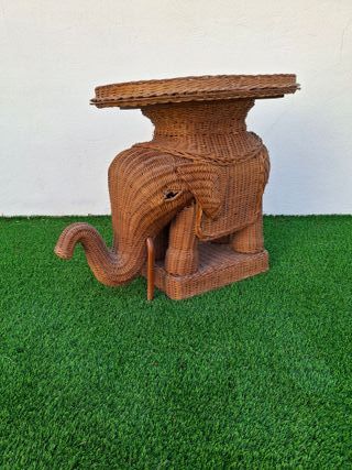 Mesa auxiliar elefante mimbre