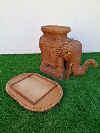 Mesa auxiliar elefante mimbre