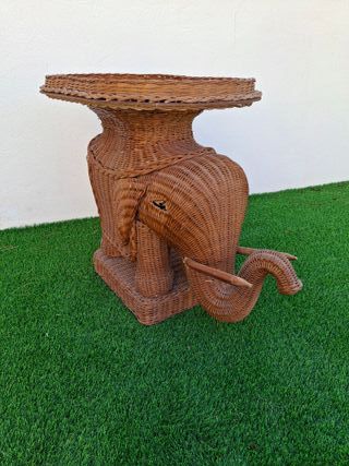Mesa auxiliar elefante mimbre