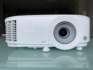 Proyector BenQ MH560 ANSI DLP FulIHD 3800 Lúmenes