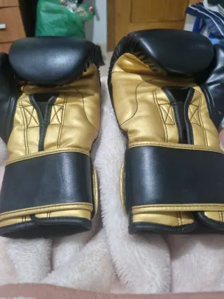 Guantes Boxeo Impacto 14 oz Negro/Dorado