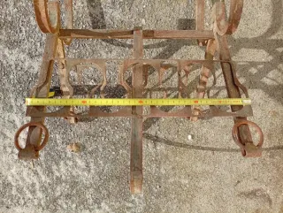 Revistero vintage de metal