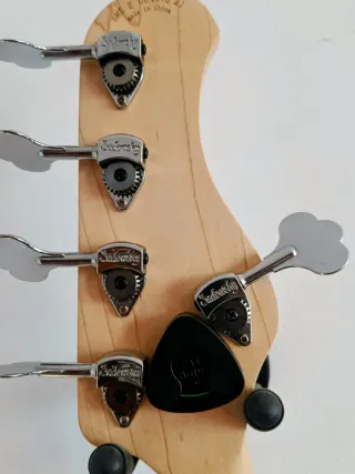 Bajo zurdos 5 cuerdas Sadowsky KSD.