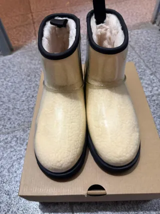 Stivali UGG Beige Trasparenti