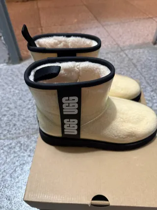 Stivali UGG Beige Trasparenti