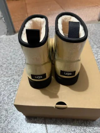 Stivali UGG Beige Trasparenti