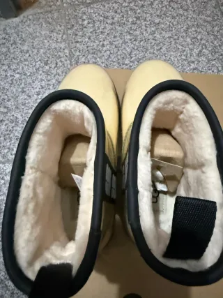 Stivali UGG Beige Trasparenti