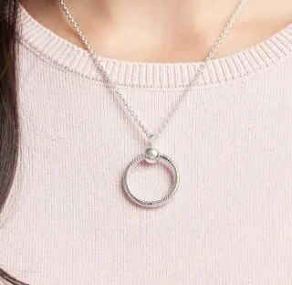 Colgante O Pandora moments y charm margarita