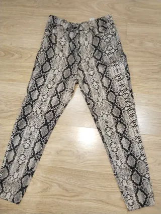 Pantalón de pinza estampado serpiente