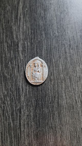 Antigua medalla plata Virgen del Parto