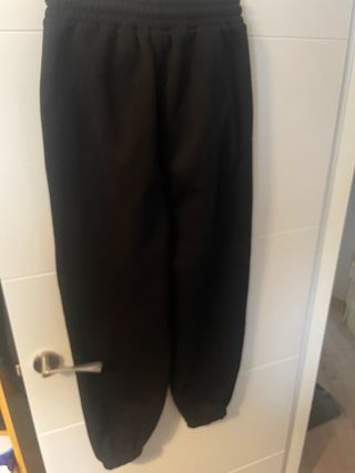 Pantalón chándal negro ancho