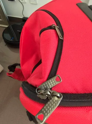 Bolsa deportiva roja patinaje