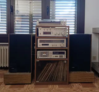 Equipo de sonido vintage.