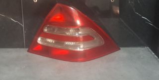 Piloto trasero Mercedes Clase C W203
