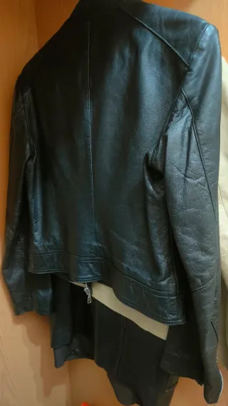 Cazadora motera piel caprina mujer