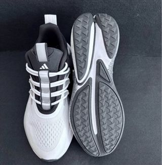 Adidas AlphaBoost V2
