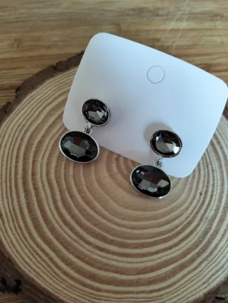 Pendientes estilo Uno de 50.