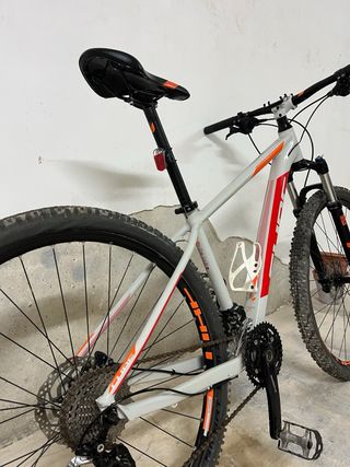 MTB CUBE 29 Bicicleta Montaña. Como Nueva