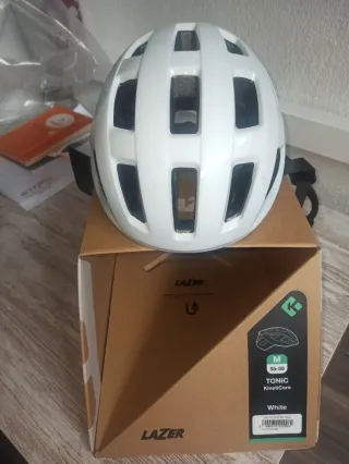 Casco lazer tonic talla M.