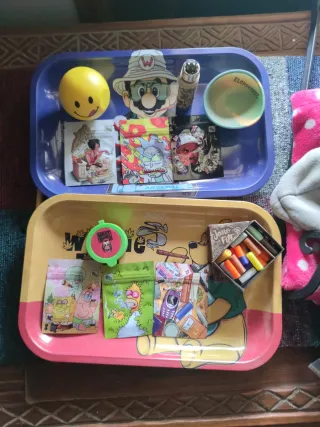 Bandejas metálicas decoradas