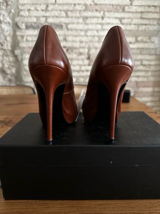 Zapatos de cuero de tacón